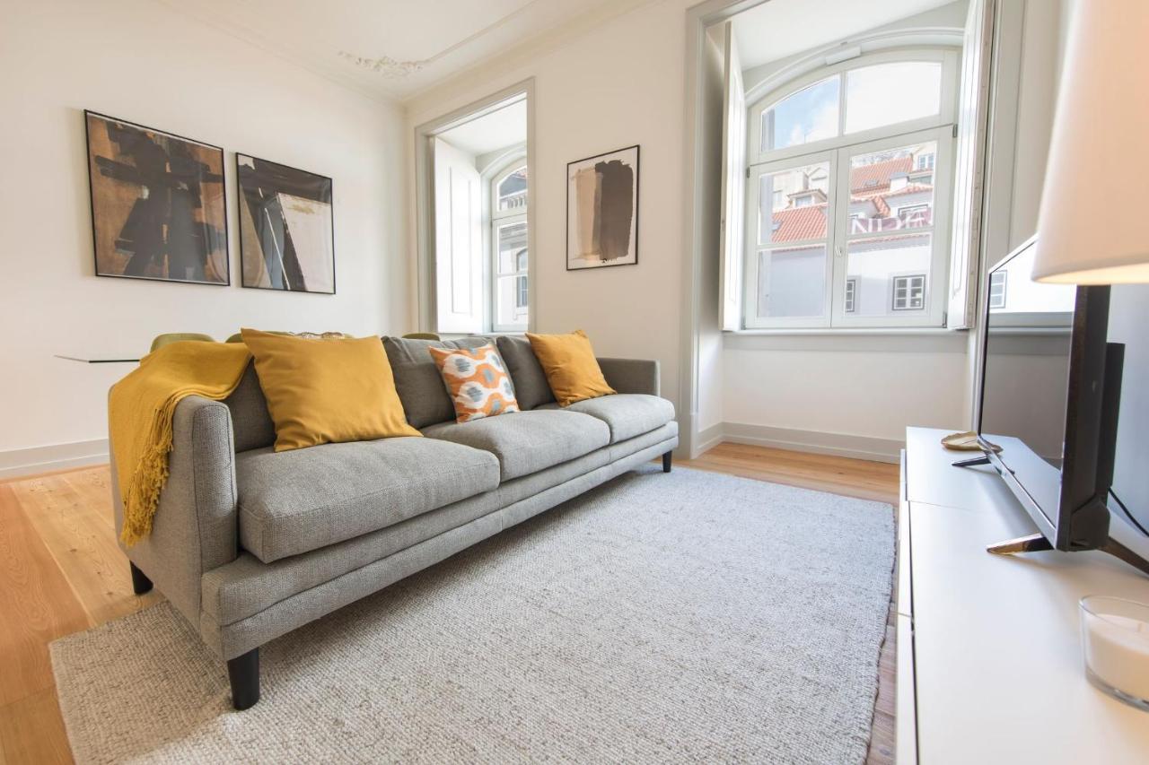 Lovelystay - Fancy In The Heart Of Lisbon
