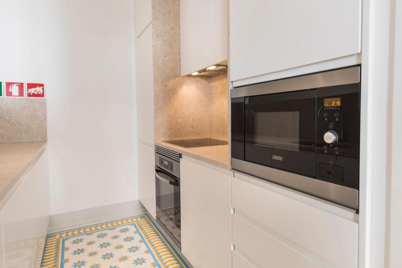 Lovelystay - Fancy In The Heart Of * Lisbon